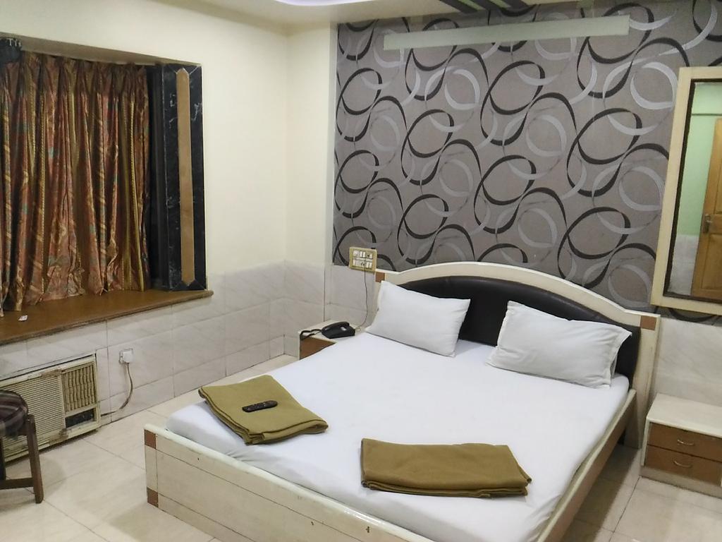 Hotel Palms Navi Mumbai Exterior photo